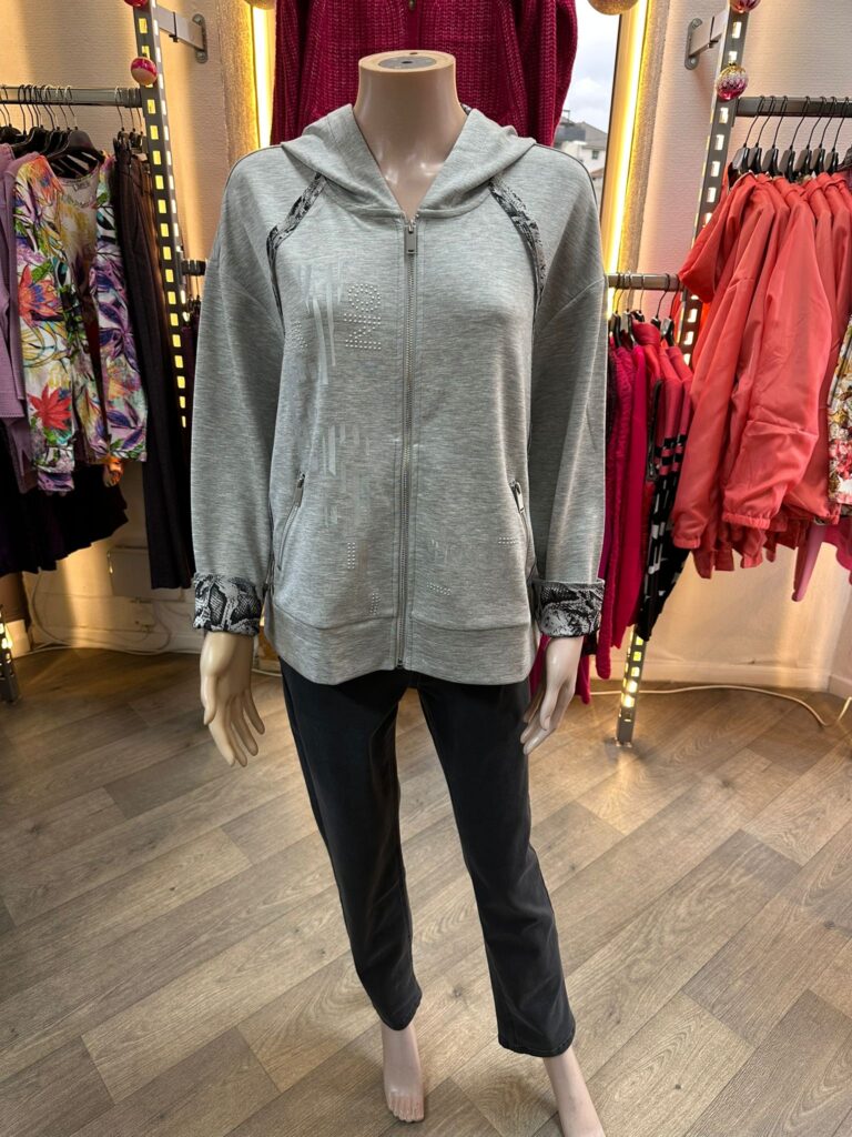 04c103bd-f7b2-4b56-b78c-879d8880d68a